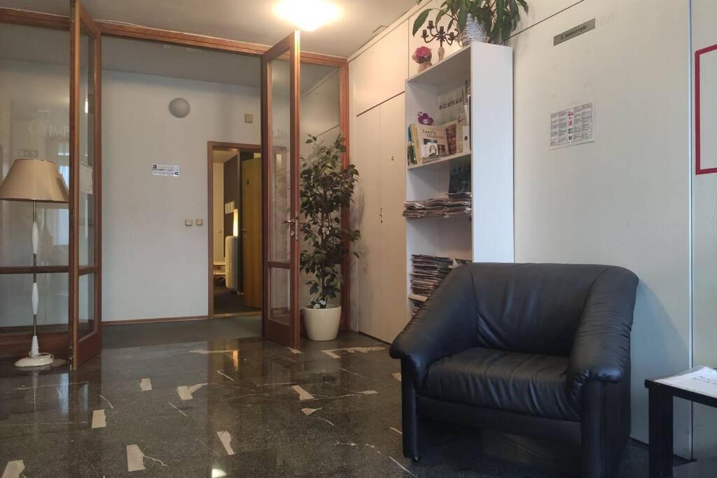 Studio Apartment "Iris" Ptuj Exteriör bild