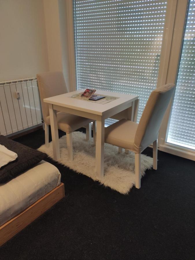 Studio Apartment "Iris" Ptuj Exteriör bild